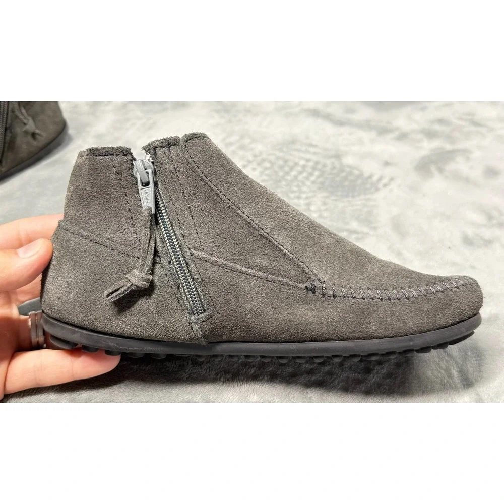 Minnetonka Boots Womens 5.5 Gray Suede Fringe Ankle Moccasin Zip